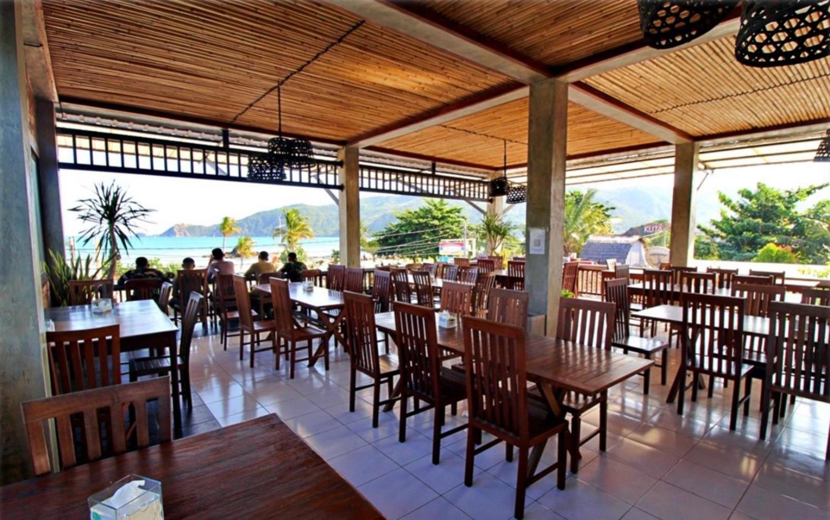 Отель Bungalow And Restaurant Anda Kuta  Экстерьер фото